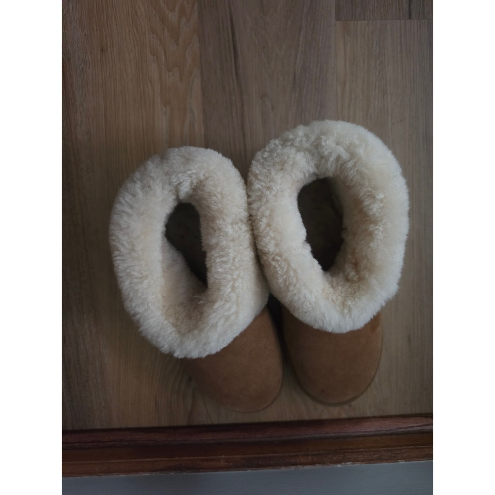 UGG Womens Classic Suede Ankle Boots Chestnut Brown Sheepskin 1106757 Size 9 - Picture 2 of 6